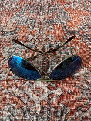 Silver Metal Aviator Sunglasses with Blue Tinted Reflective Mirror Lenses thumbnail 2