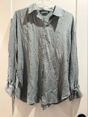 ZARA Light Green Button-Up Open Back Shirt Size‎ M thumbnail 1