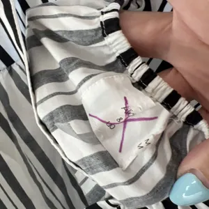 Urban Outfitters Alice Ritter & Size M Anais Drop Waist Stripe Mini Dress‎ White/Black thumbnail 8