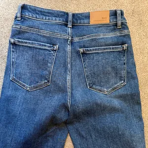 Woman’s BKE Billie Slim Fit Cropped Straight High Rise Stretch Jeans Size 27X28 thumbnail 7