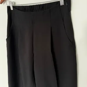 Halara High Waisted Shirred Pocket Tapered Straight Leg 7/8 Length Work Pants M thumbnail 5