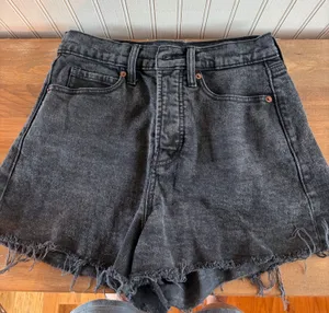 Old Navy Shorts thumbnail 1