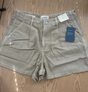 New Women’s Universal Thread Pleated Shorts High Rise Cotton Lyocell Size 8 thumbnail 1