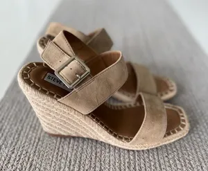 Steve Madden Beige Tan Genuine Suede Leather Espadrille Wedge Sandals Sz 6.5 thumbnail 1