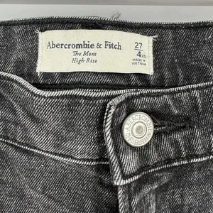 Abercrombie & Fitch The‎ Mom High Rise Black Wash Denim Tapered Jeans Size 4XS thumbnail 10