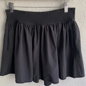 ATHLETA small black short thumbnail 1
