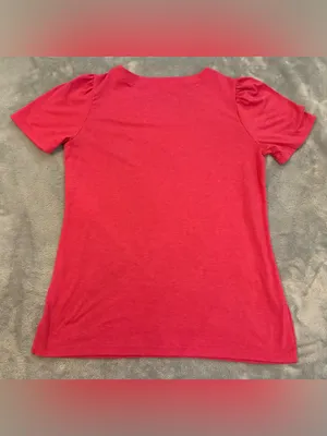 Women’s Size Medium Pink T-Shirt with a Pleated Hem on Shoulder Sleeve thumbnail 5
