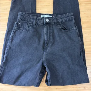 Zara Black High Rise Ankle Length Classic Mom Fit Jeans Size 4/36‎ thumbnail 1