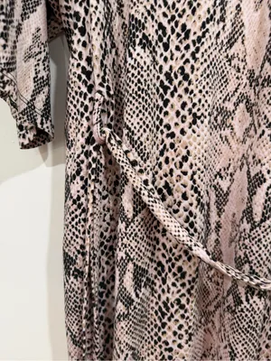 Secret Treasures Pink & Black Leopard Print Kimono thumbnail 8