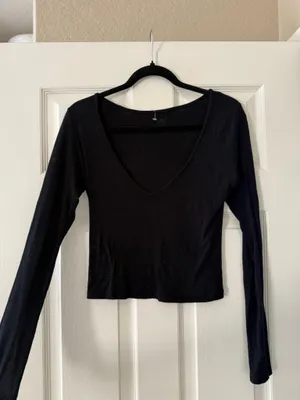 John Galt Black Long Sleeve V Neck Top thumbnail 5