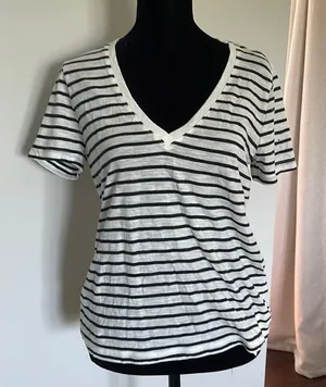 NWT Madewell Cotton T-shirt V neck Navy‎ striped Size Small thumbnail 1