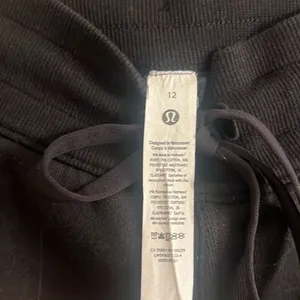 ✨Lululemon Scuba Mid-Rise Wide-Leg Full Length Black Sz 12 Pants✨ thumbnail 9