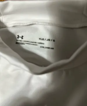 Under Armour long sleeve CoolGear junior size Large. thumbnail 3