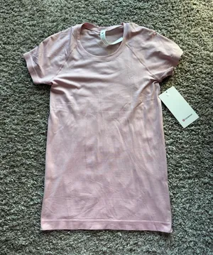 Lululemon Swiftly Short Sleeve thumbnail 1