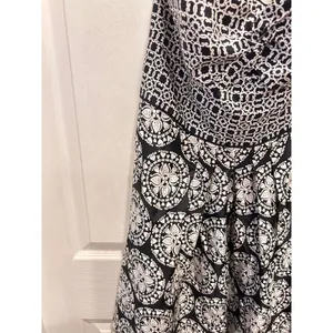 White House‎ Black Market 100% Silk Halter Dress Black White Medallion Print 14 thumbnail 3