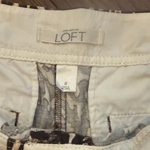 LOFT Animal Print Shorts Size 8 C9-009 thumbnail 3