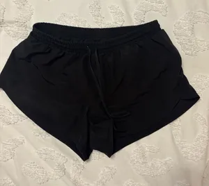 Old Navy Black Women's Athletic Drawstring Shorts - Lightweight thumbnail 1