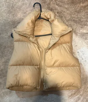 Tan cropped puffer vest Size M thumbnail 1