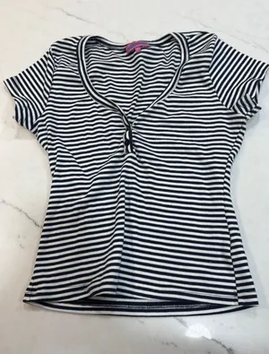 Edikted Short Sleeve V-Neck Short striped thumbnail 1