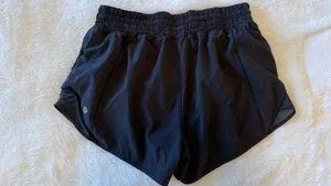 Lululemon Hotty Hot 2.5" thumbnail 2