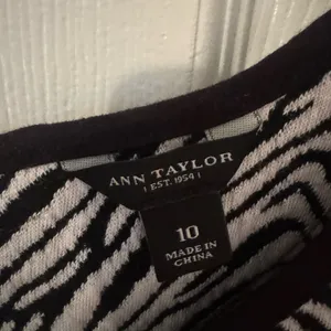 Ann Taylor Monochrome Zebra Pattern Midi Dress thumbnail 2