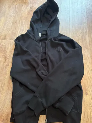 Young LA Black Size M thumbnail 1