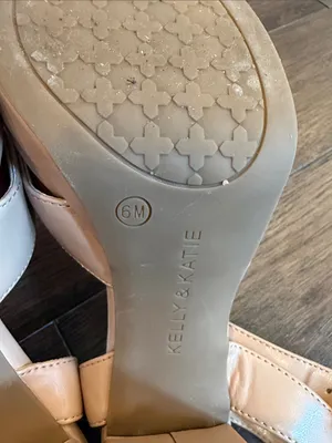 Kelly & Katie Liliena Sandal Size 6 in Tan - C33-070 thumbnail 4