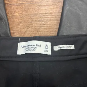 Abercrombie & Fitch Black Vegan Leather Pants Ankle Straight Ultra High Rise 16S thumbnail 4