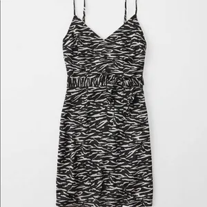 Abercrombie ✨ Women's Satin Belted Cami Mini Dress✨ thumbnail 6