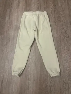 aritzia sweatpants  thumbnail 2