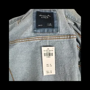 Abercrombie & Fitch Women XS‎ Denim Jacket Light Wash Distressed Classic Grunge thumbnail 6