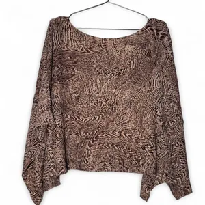 Alice + Olivia selena oversized leopard top thumbnail 3