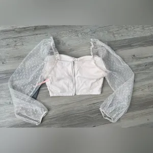 NWT Cute top thumbnail 2