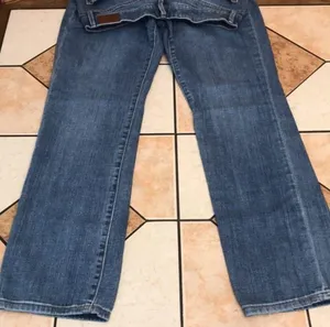 Tommy Hilfiger light wash high waisted denim jeans size 6 thumbnail 1