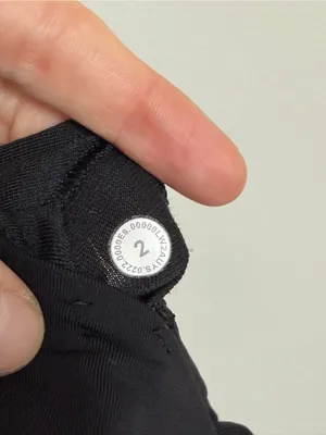 Lululemon Energy Long Line Bra in Black - Size 2 thumbnail 6