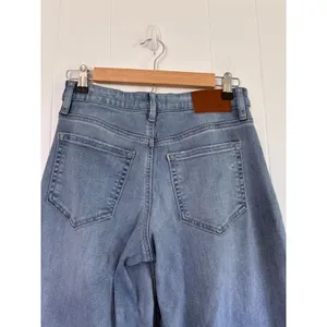Hidden Los Angeles Wide Leg Distressed Light Wash Jeans HD9461-LT Size 26 thumbnail 3