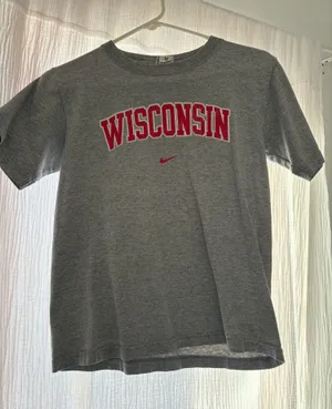 Vintage Nike Women’s Wisconsin Shirt thumbnail 1