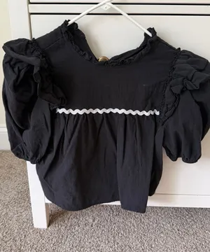 Black ruffle top Size XS thumbnail 1