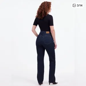 Madewell Women's The Curvy '90s Straight Leg Jeans dark blue wash denim size 23 thumbnail 2