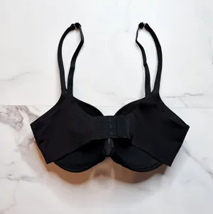 SKIMS Ultimate Push-Up Bra thumbnail 2