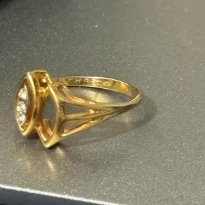 Avon Signed Size 6 Gold Tone Marquise Accent Ring with Clear Stones thumbnail 8