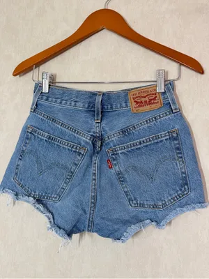 Levi’s Women’s 501 Original Fit High Rise Jean Short Distressed in Med Wash 24 thumbnail 4