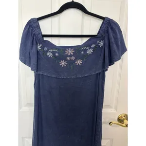 NWT Denim Chambray Embroidered Floral Off the Shoulder Dress L Western Boho thumbnail 3