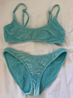 Triangl Bikini thumbnail 1