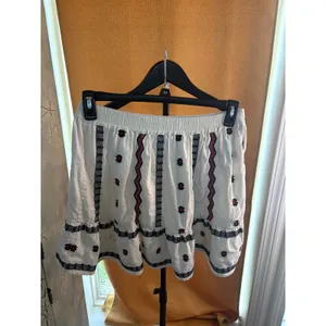 LOFT Linen Blend Embroidered Mini Skirt White Navy Red Boho Smocked Waist Size M thumbnail 3