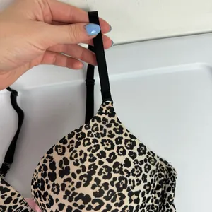 Victoria’s Secret Push Up Bra Sz 34C Leopard Print thumbnail 6