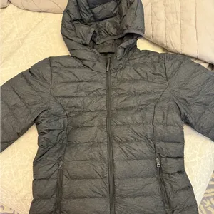Aritzia TNA Botanie Super Light Packable Puffer Jacket thumbnail 1