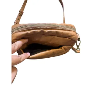 Madewell The Transport Camera Bag: Puff Edition in Warm Hickory Brown thumbnail 7