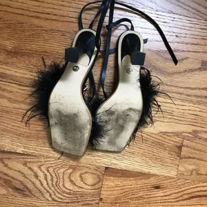 Zara Women's Leather Black Feathered Sandals thumbnail 3