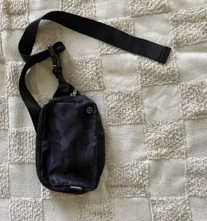 lululemon athletica Black Camo Everywhere Belt Bag thumbnail 1